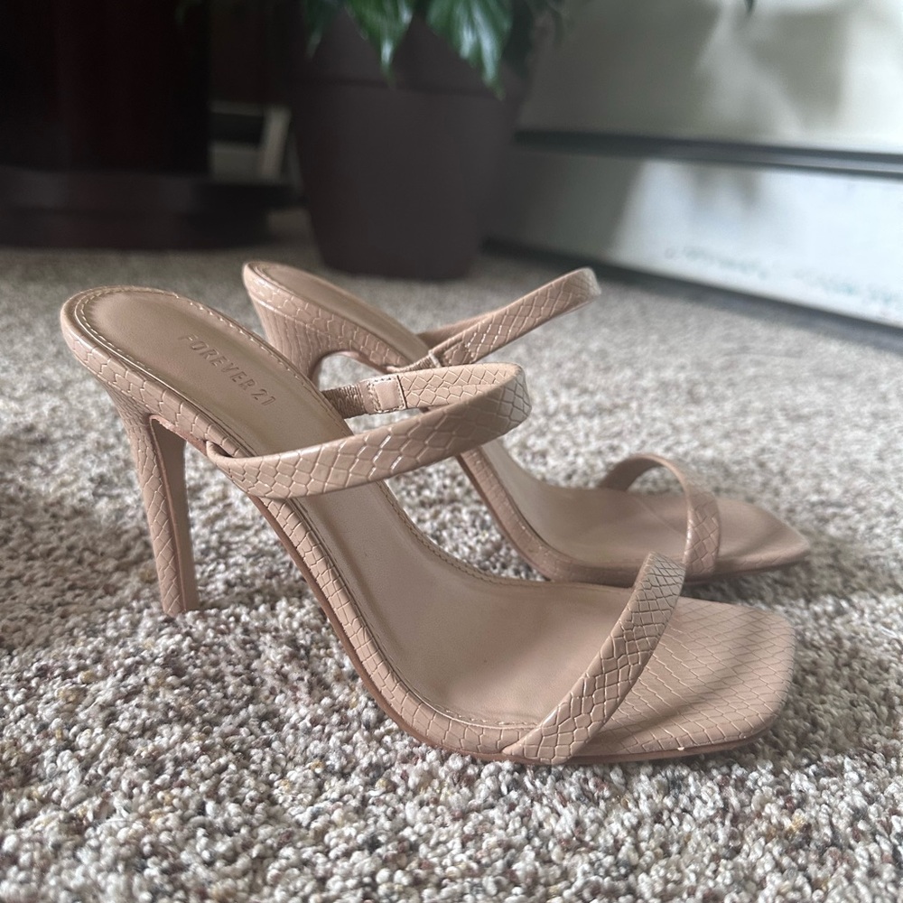 Elegant Tan Strappy Heels